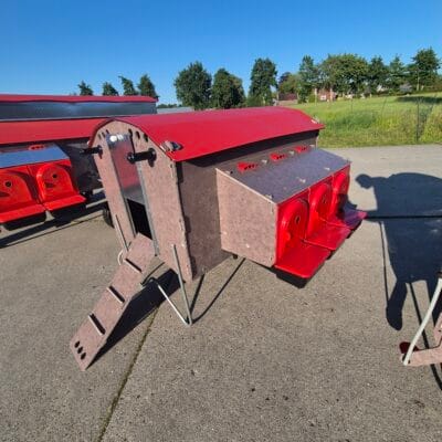 Kippen Caravan L Kunststof