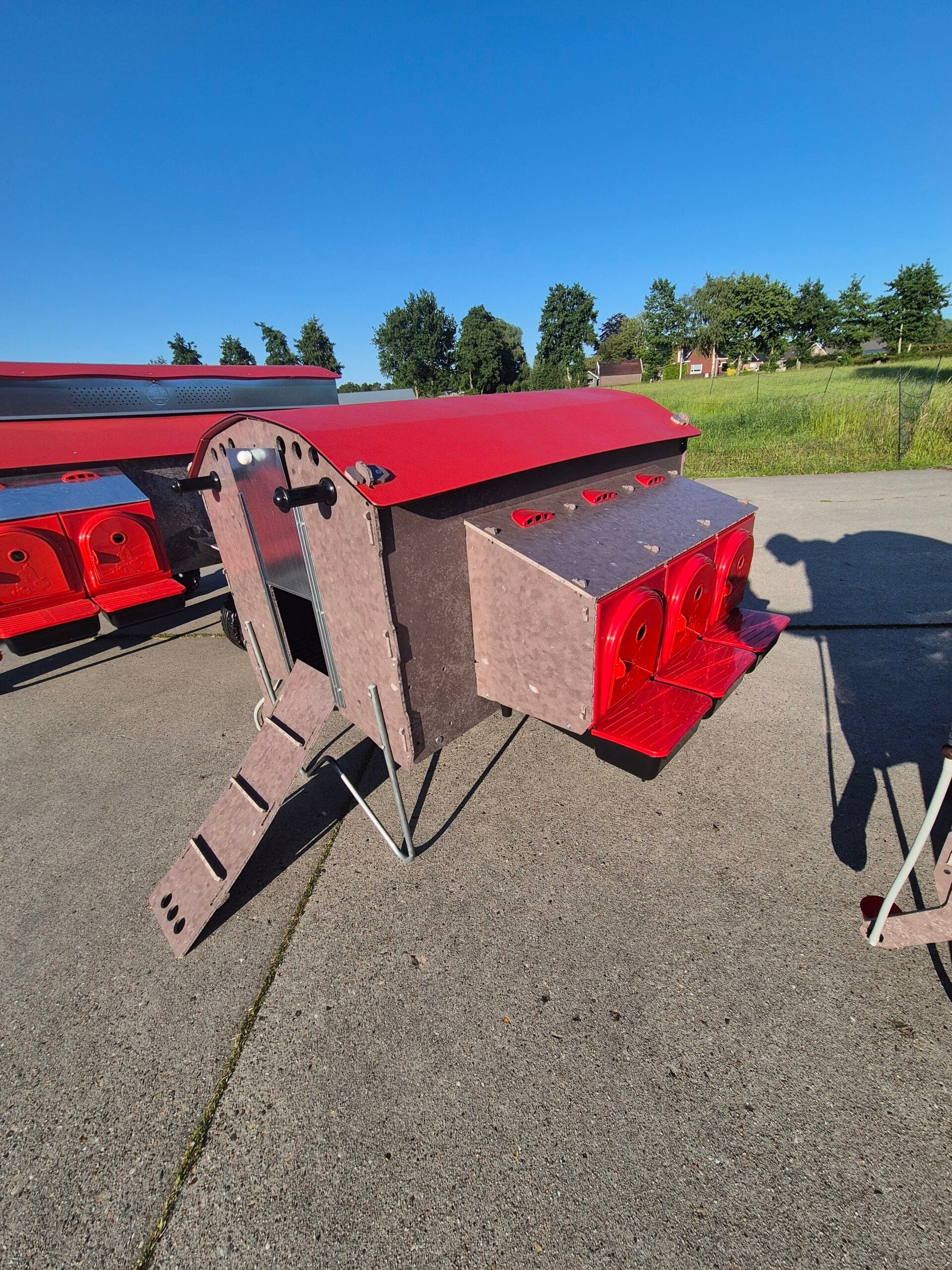 Kippen Caravan L Kunststof